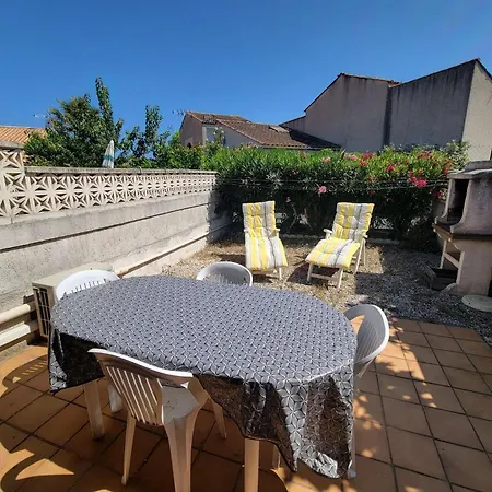 Jolie Maison Dans Securisee Avec Piscine Commune , 4 Couchages , 400 M De La De Lrjp54 *