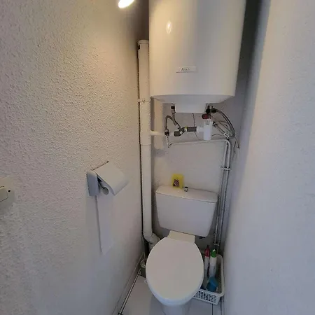 Jolie Maison Dans Securisee Avec Piscine Commune , 4 Couchages , 400 M De La De Lrjp54 Villa *